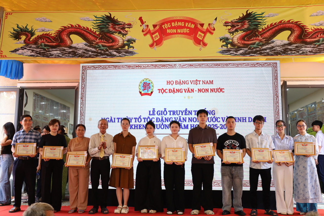 Lễ Giỗ Tổ và vinh danh học sinh giỏi Tộc Đặng 2025-2026 – ảnh 11/24