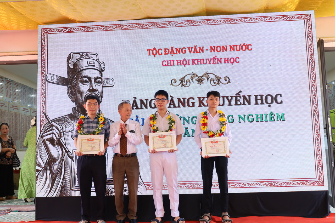 Lễ Giỗ Tổ và vinh danh học sinh giỏi Tộc Đặng 2025-2026 – ảnh 14/24